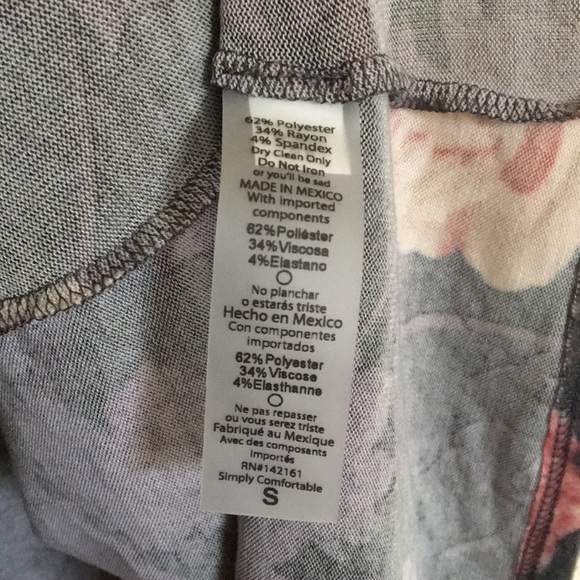 SOLD to gianna_marie08 LuLaRoe Small Floral Sarah - Picture 4 of 5